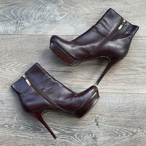 Guess Stiletto Ankle Boot  Brown Round Toe 4 1/2” Shaft 8.5 M